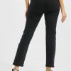 2Y / Mom Jeans Tahira in zwart