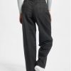 Urban Classics / Loose fit jeans Ladies High Waist 90´s Wide Leg Denim in zwart