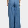 Urban Classics / Loose fit jeans Ladies Light Denim Wide Leg Loose Fit in blauw